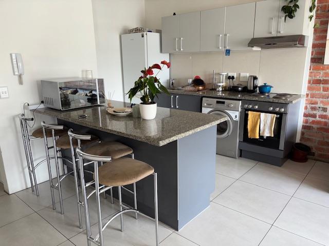 To Let 2 Bedroom Property for Rent in Observatory Western Cape
